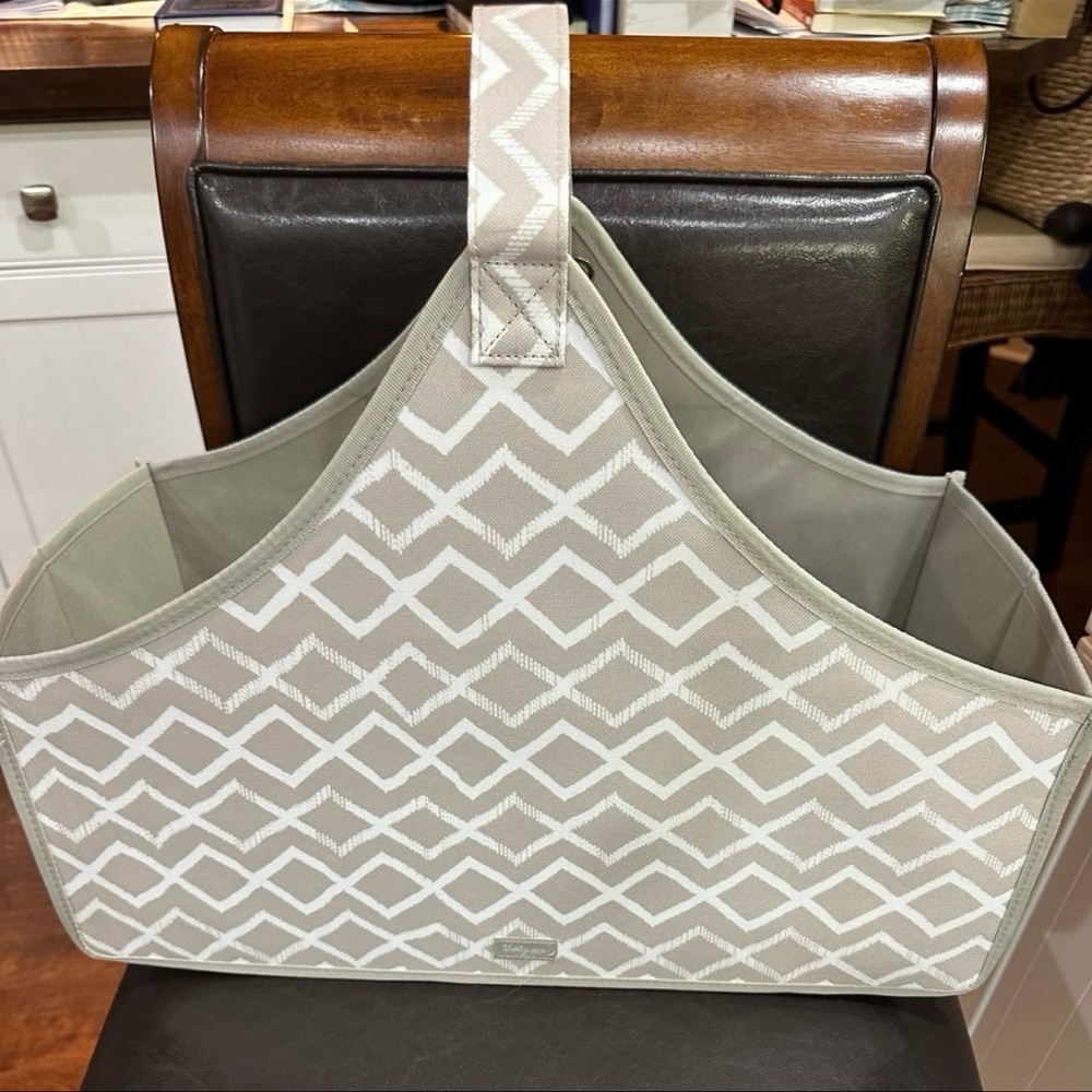 Excellent Used Condition Thirty-One Dancing Diamond Catch-All Bin
